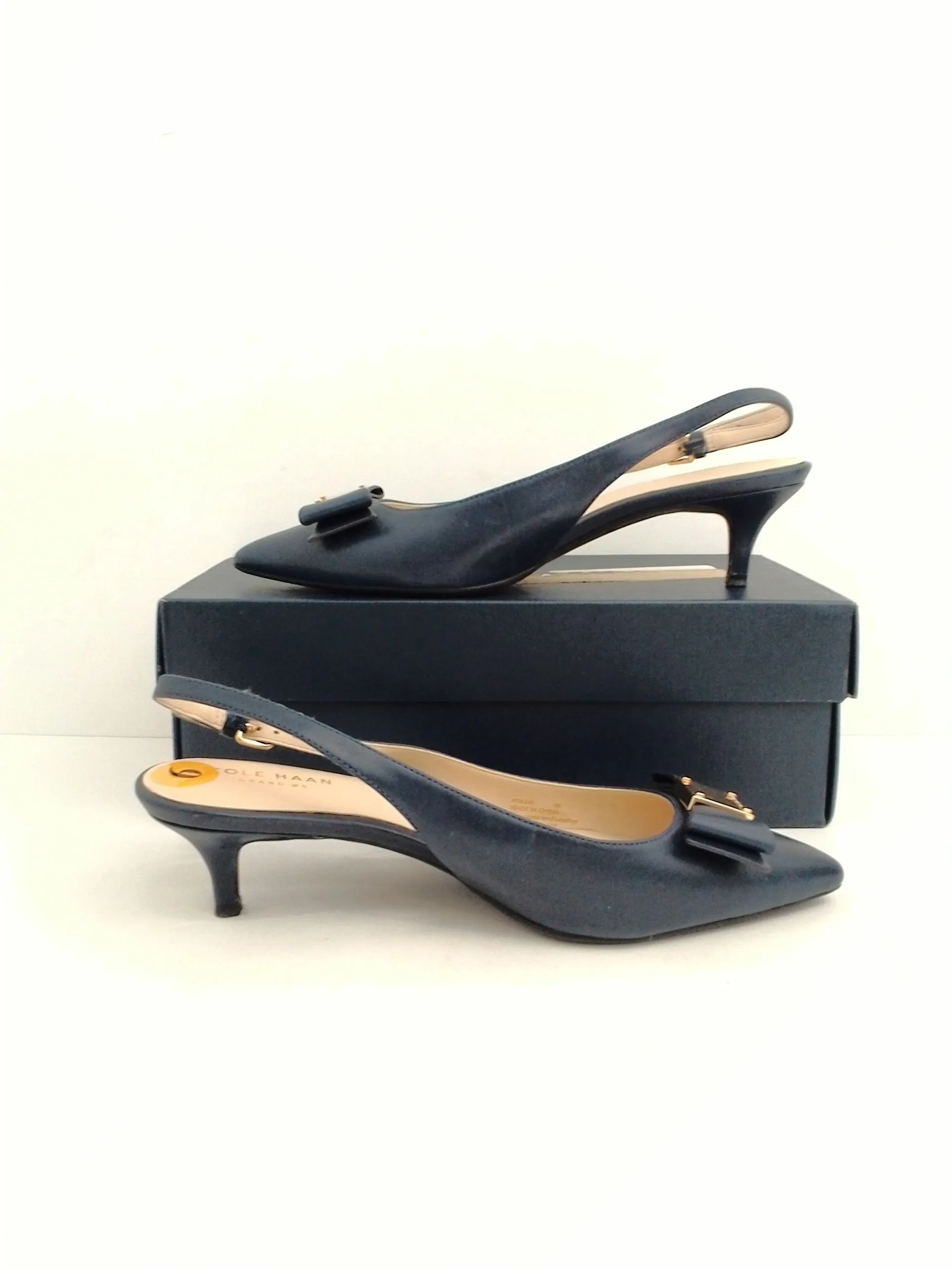 Cole Haan Women's Navy Blue Heels Size 6 B